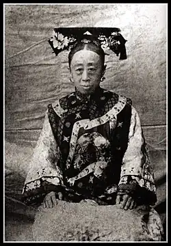 Portrait of Princess Rongshou in middle age