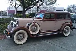 1932 Hupmobile Model 222-F "cyclefenders"