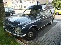 The 504 Ambulance used the same heavy-duty rear suspension as the pickup versions
