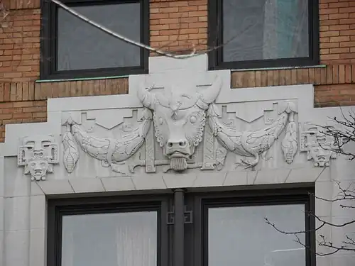 American reinterpretation of festoons inspired by Pre-Columbian art on The Cliff Dwelling (Riverside Drive no. 243), New York City, designed by Herman Lee Meader, 1914–1916