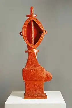 Red Head (1970), iron, plaster, h. 84 cm