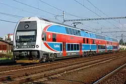 The whole unit about to arrive Ostrava hlavní nádraží, June 2008
