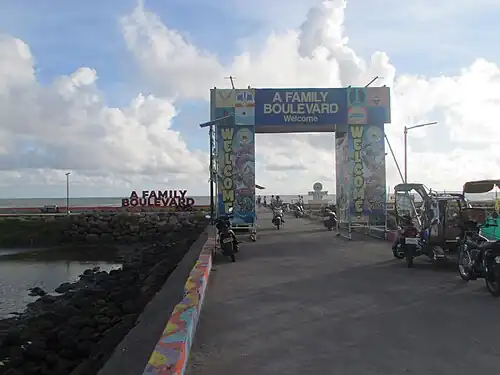 Cadiz wharf - "A Family Boulevard"