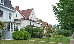 Street scene on Arch Street