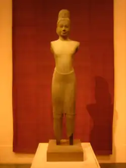 Avalokiteśvara sandstone statue, late 7th century CE