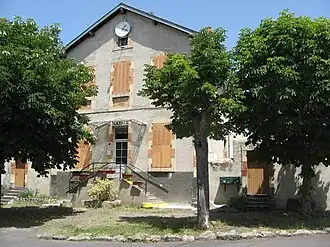The town hall in Bergonne