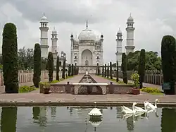 The tomb with geese in the garden pool
