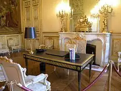 The desk of the president in the Cabinet du Départ