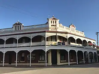 Castle Hotel, York (c. 1905)[80]