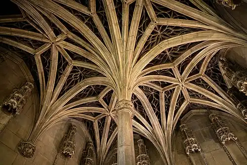 Flamboyant gothic vaulted ceiling from the chapel of the Hôtel de Cluny (about 1500)