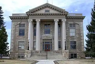 Jackson County courthouse in Walden