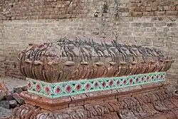 Some graves are more flamboyant than others in their masonry work