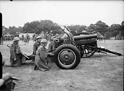 A New Zealand battery in the UK 6 July 1940. The gun carriage (Mk1PA) has the Martin-Parry conversion. The limber is unconverted