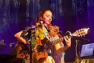 emmy Curl performing in 2025