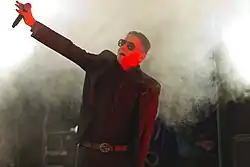 McCarthy performing in 2016