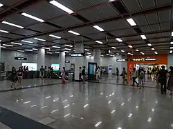 Line 2 north concourse