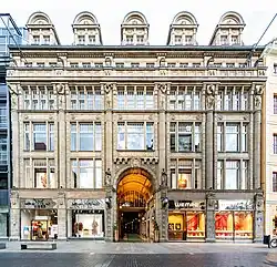 Grimmaische Strasse 2 / 4 with the entrance to the Mädler Arcade Gallery (2020)