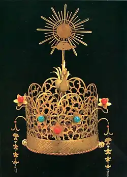 The Imperial Crown of Empress Go-Sakuramachi, used for her enthronement.