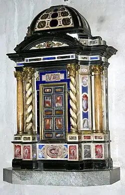 Altar in Milan, concentrating on the natural patterns of the stone