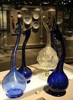 Persian Swan-neck bottles, 1600–1800
