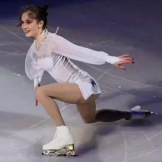 This image shows U.S. figure skater Isabeau Levito during the 6 minute warmup before the women's short program at 2022 Skate America