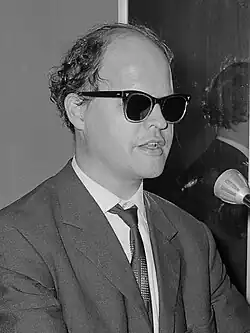 Jules de Corte playing piano