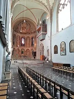 The Canons′ Choir of 1060/1156