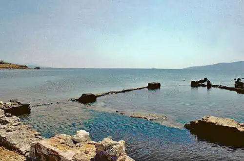 Stone foundations in shallow water