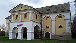 Multi-storey granary with portico, Kiszombor