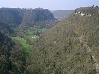 The steephead valley of Ladoye-sur-Seille