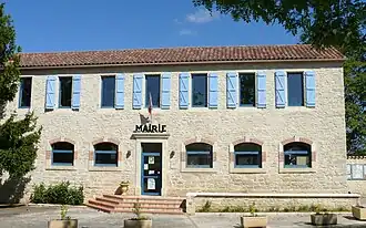 The town hall in Le Montat