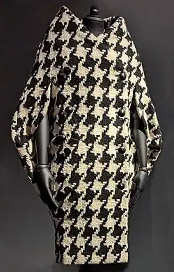 Coat in oversized black and white houndstooth print
