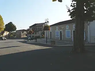 The town hall in Monsempron-Libos