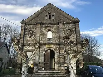 The town hall in Mathenay