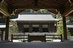 Naihaiden (内拝殿: Inner Haiden)