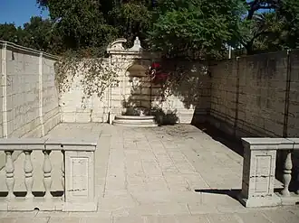 Outdoor reading room