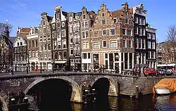 Hoek Prinsengracht / Brouwersgracht with the ' Lekkeresluis '.