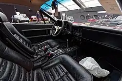 BB 512 interior