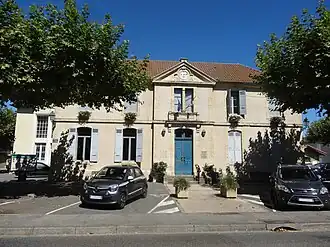 The town hall in Pavie