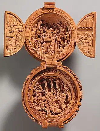 "Prayer Bead with the Adoration of the Magi and the Crucifixion", c. 1500–1510, Metropolitan Museum of Art[28]