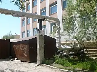 District heating pipes run above ground in Yakutsk.