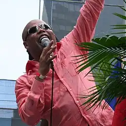 Pérez performing in New York City in 2009