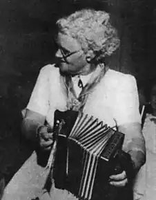 Sally Sloane at the 1955 Australian Folklore Festival (photograph from "People" magazine, 1956)