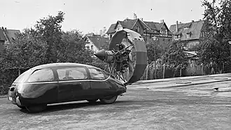 With a Russian aircraft engine (1942)