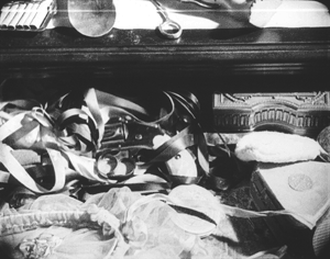 Image 2Insert shot in Old Wives for New (Cecil B. DeMille, 1918) (from History of film)