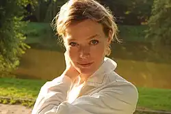 Tamara Arciuch as Karolina