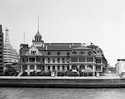 High resolution photograph of the Russian Consulate in 1994