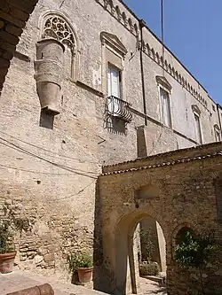 Vasto: glimpse of the palace