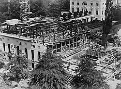 The modern West Wing under construction, c. 1933.