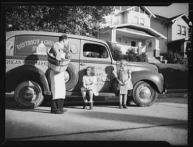 District Grocery Stores truck